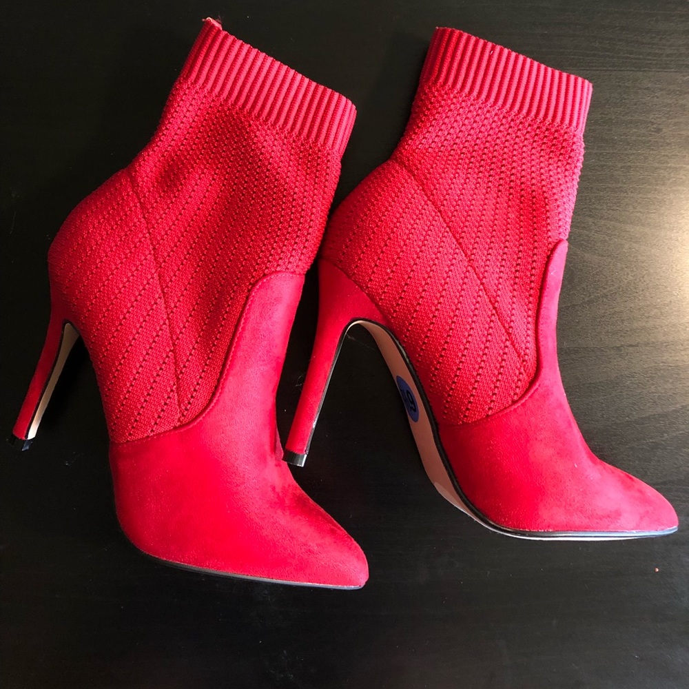 6 1/2 Red Catherine Malandrino Booties
